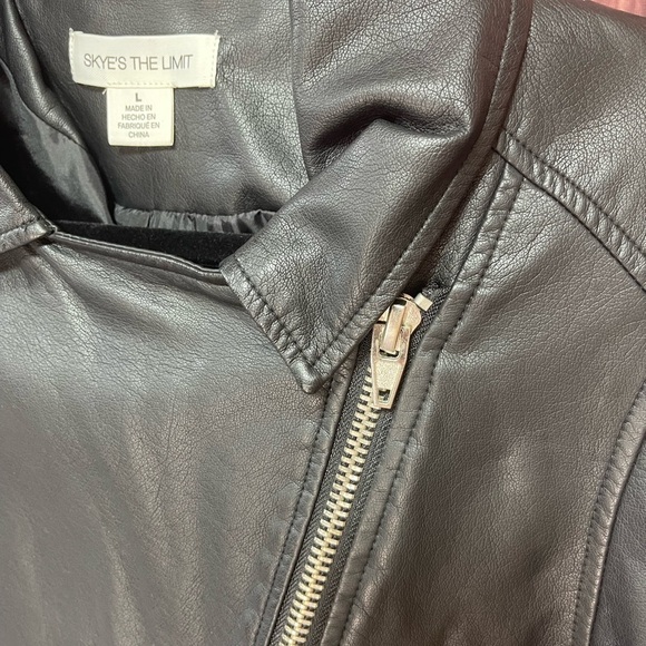 Skye’s the Limit Black long sleeve faux leather lined biker jacket women’s L - Picture 11 of 17
